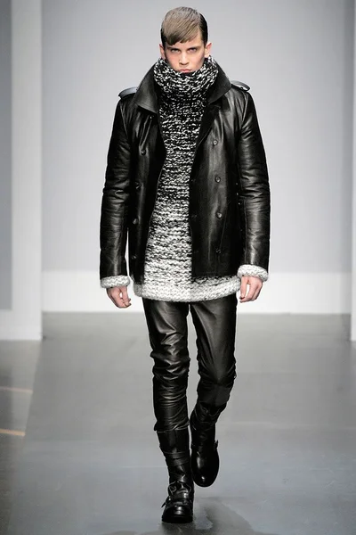 Look 11